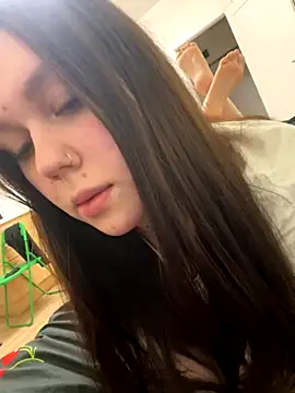 Snapshot of Marylallka5 chatting on December 5, 4:03 pm Marylallka5 online show from December 5, 4:03 pm