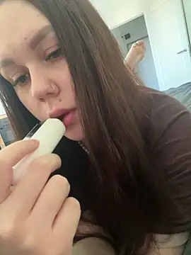 Snapshot of Marylallka5 chatting on February 14, 12:13 pm Marylallka5 online show from February 14, 12:13 pm