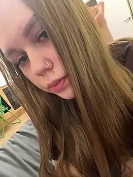 Snapshot of Marylallka5 chatting on February 28, 4:46 am Marylallka5 online show from February 28, 4:46 am