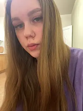 Snapshot of Marylallka5 chatting on March 4, 5:02 am Marylallka5 online show from March 4, 5:02 am