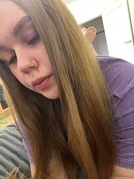 Snapshot of Marylallka5 chatting on March 5, 9:16 am Marylallka5 online show from March 5, 9:16 am