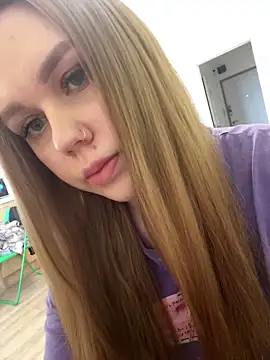 Snapshot of Marylallka5 chatting on March 20, 12:21 pm Marylallka5 online show from March 20, 12:21 pm