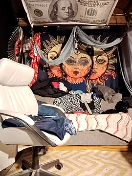 Snapshot of Gillygilly76 chatting on November 9, 6:55 am Gillygilly76 online show from November 9, 6:55 am