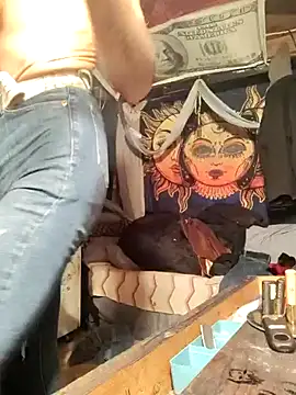 Snapshot of Gillygilly76 chatting on November 27, 12:18 pm Gillygilly76 online show from November 27, 12:18 pm