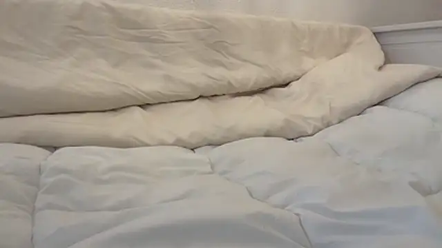 Snapshot of mel_suggarbaby chatting on October 29, 10:39 am mel suggarbaby online show from October 29, 10:39 am