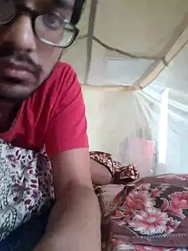 Snapshot of THE_NAKED_BOY chatting on January 1, 4:07 am THE NAKED BOY online show from January 1, 4:07 am