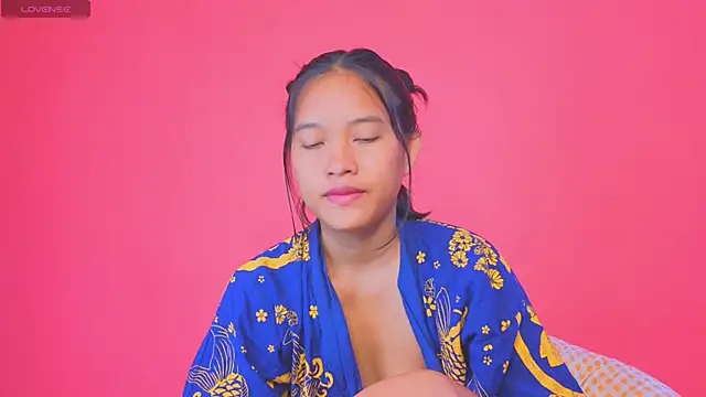 Snapshot of Natsu__ chatting on January 3, 1:59 am Natsu online show from January 3, 1:59 am