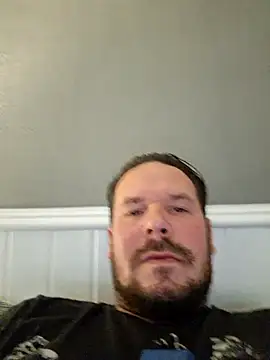 Snapshot of chrisB09 chatting on December 2, 10:38 pm chrisB09 online show from December 2, 10:38 pm