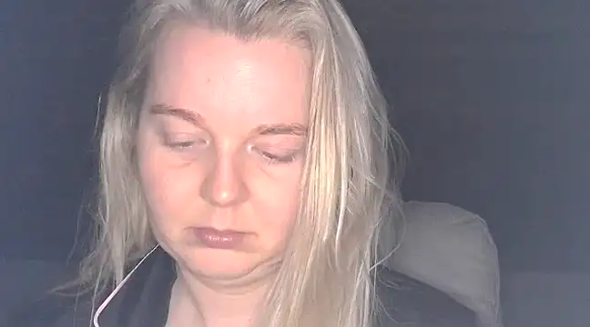 Snapshot of Jessica69G chatting on December 18, 7:26 am Jessica69G online show from December 18, 7:26 am