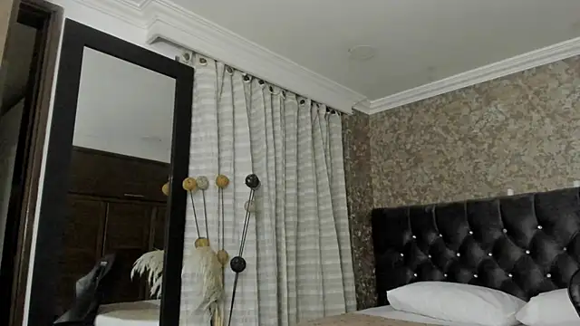Snapshot of stella_xue chatting on January 22, 2:26 am stella xue online show from January 22, 2:26 am