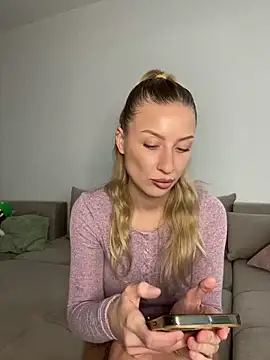 belle98 online show from November 16, 1:39 pm