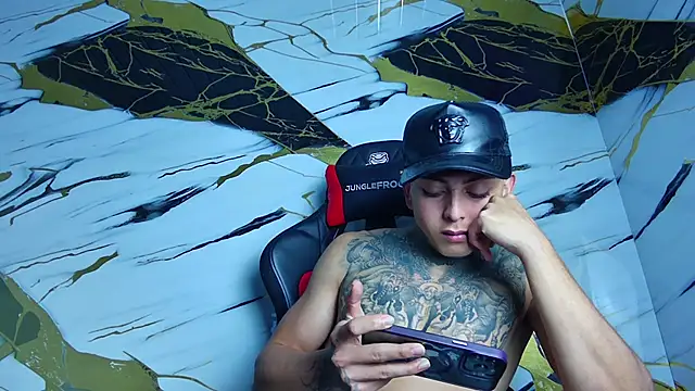 Kevin22 222 online show from January 29, 2:09 am