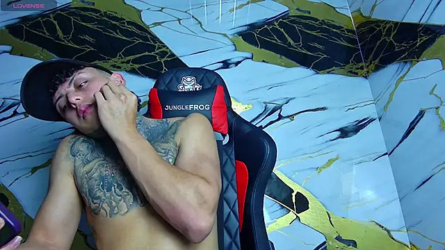 Kevin22 222 online show from March 2, 1:47 am