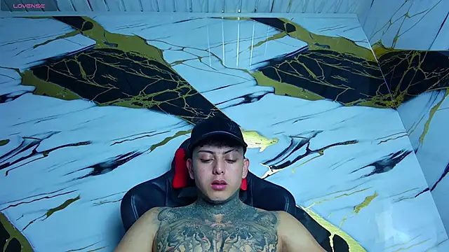 Kevin22 222 online show from March 2, 10:16 pm