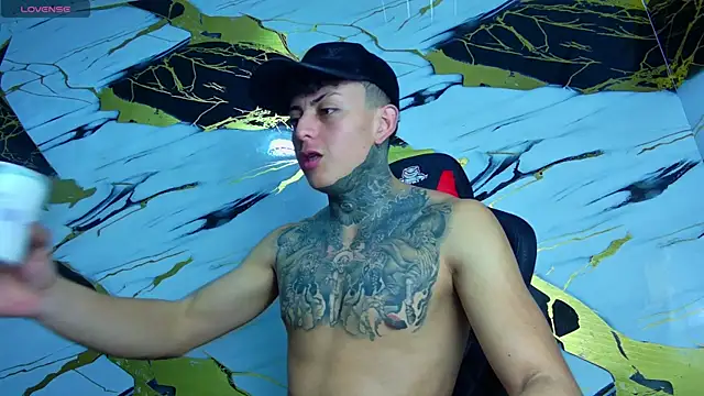 Kevin22 222 online show from March 20, 9:46 pm