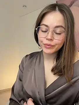 Kelly Cuutie online show from April 9, 1:38 am
