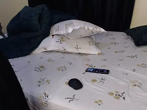 Snapshot of sweet_scovia1 chatting on November 5, 12:43 am sweet scovia1 online show from November 5, 12:43 am