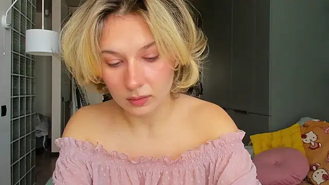 Lilith lutherlow online show from February 1, 11:09 am