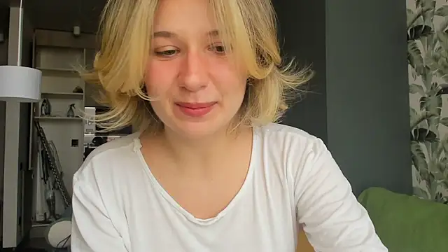 Lilith lutherlow online show from February 28, 11:55 am