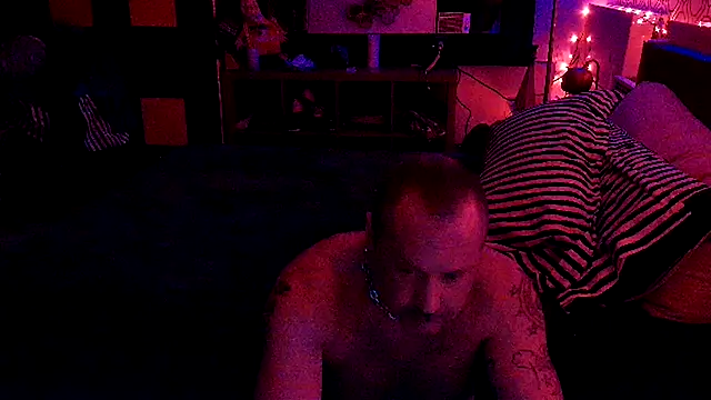 Snapshot of RawRyder8 chatting on October 17, 5:54 am RawRyder8 online show from October 17, 5:54 am