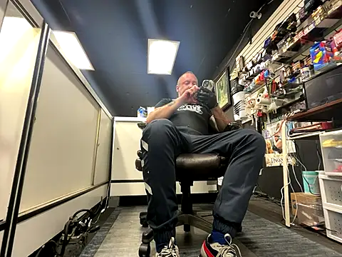 Snapshot of RawRyder8 chatting on November 11, 12:54 am RawRyder8 online show from November 11, 12:54 am