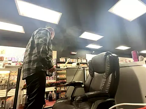 Snapshot of RawRyder8 chatting on November 12, 4:35 am RawRyder8 online show from November 12, 4:35 am