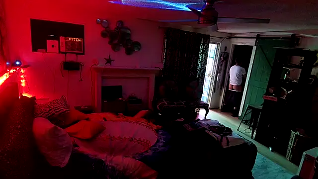 Snapshot of RawRyder8 chatting on February 9, 11:09 pm RawRyder8 online show from February 9, 11:09 pm