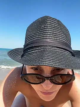 Snapshot of missdaisydiamond777 chatting on June 24, 12:04 pm missdaisydiamond777 online show from June 24, 12:04 pm