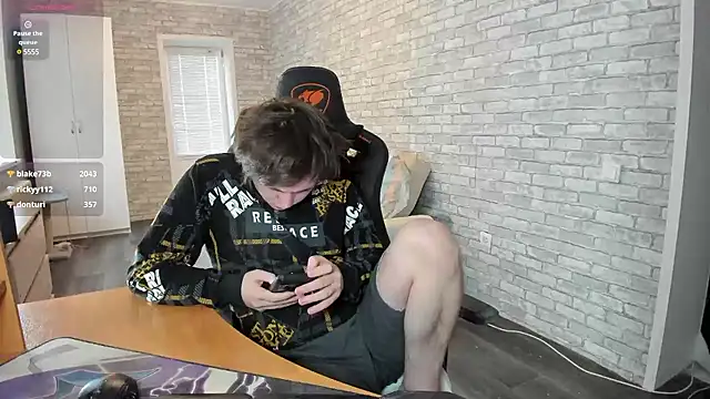 Snapshot of iliaskrislove chatting on March 12, 10:05 am iliaskrislove online show from March 12, 10:05 am