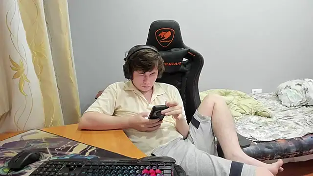 Snapshot of iliaskrislove chatting on September 15, 10:32 pm iliaskrislove online show from September 15, 10:32 pm