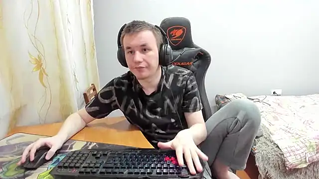 iliaskrislove online show from November 4, 6:40 pm