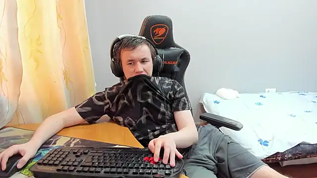 iliaskrislove online show from January 13, 10:31 am