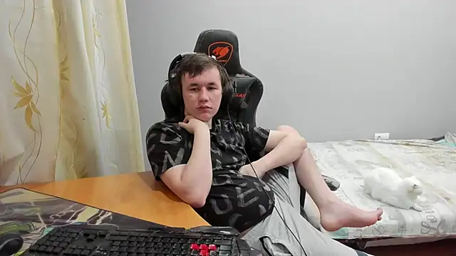 iliaskrislove online show from February 6, 11:30 pm