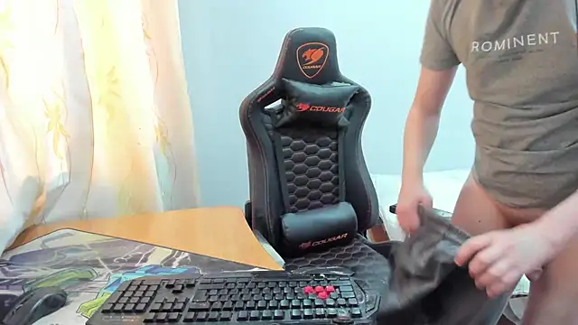 iliaskrislove online show from February 16, 11:39 am