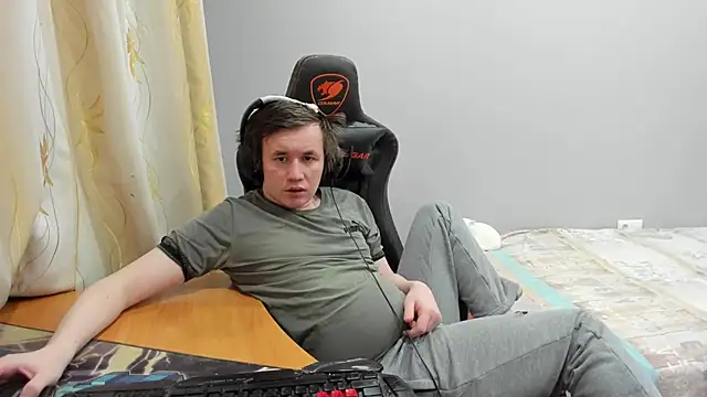 iliaskrislove online show from February 25, 5:44 pm