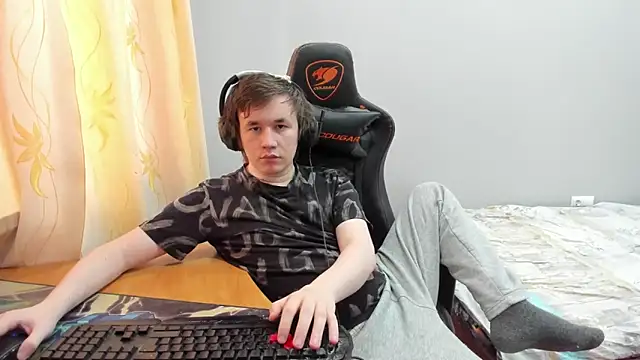 iliaskrislove online show from March 17, 1:36 pm