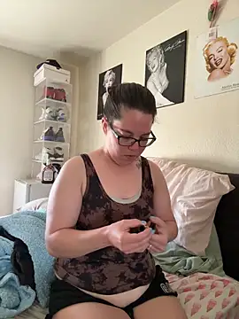 FreakNastyLacie online show from May 18, 12:55 pm