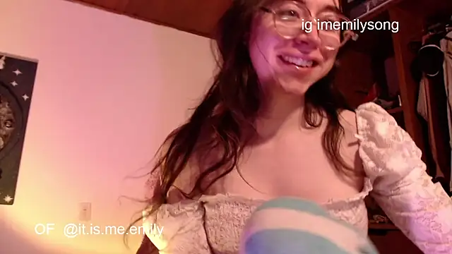 emily pearl  online show from February 1, 10:25 am