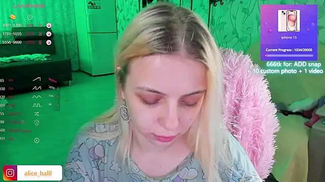 Alice Halle online show from December 3, 8:06 pm