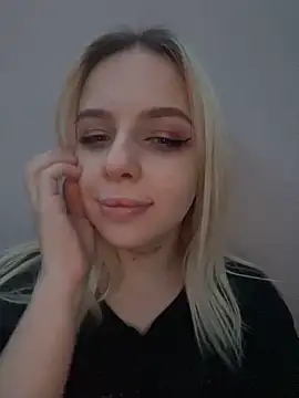 Alice Halle online show from December 14, 12:55 am