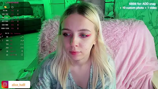 Alice Halle online show from December 15, 10:28 am