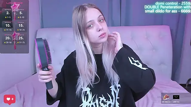 Alice Halle online show from October 26, 11:05 am