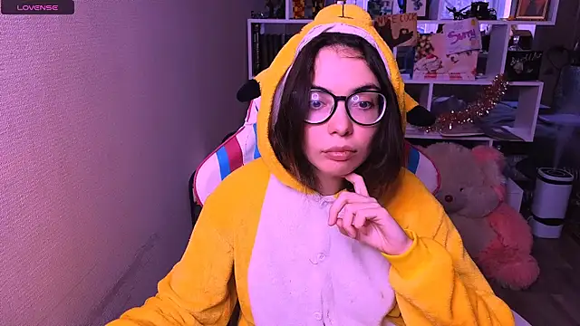 Sia Shine online show from December 15, 9:45 am