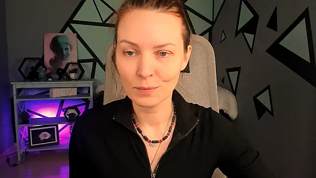 Snapshot of VandaRossi chatting on October 11, 6:45 am VandaRossi online show from October 11, 6:45 am