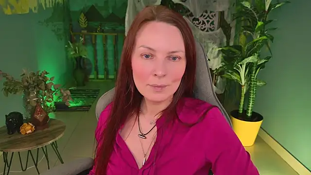 Snapshot of VandaRossi chatting on October 31, 5:08 am VandaRossi online show from October 31, 5:08 am