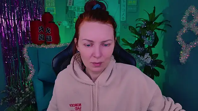 Snapshot of VandaRossi chatting on December 14, 9:47 am VandaRossi online show from December 14, 9:47 am