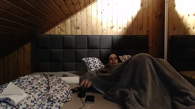 BoeseMoni1998 online show from February 18, 6:58 pm