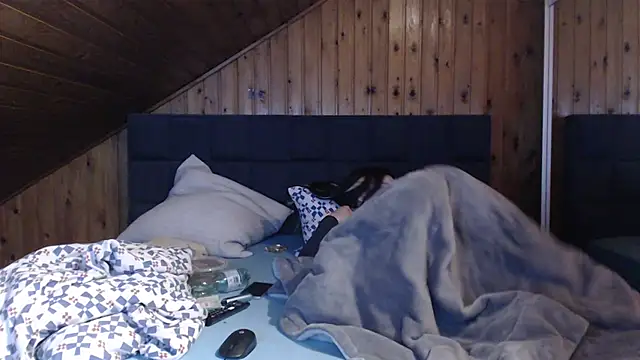 BoeseMoni1998 online show from March 6, 6:37 pm