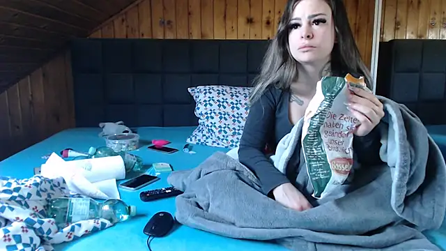 BoeseMoni1998 online show from March 17, 11:00 am