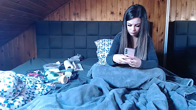 BoeseMoni1998 online show from March 22, 8:18 am